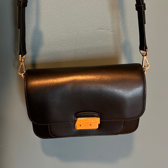 It is not used, black color and black leather - Picture 1 of 5